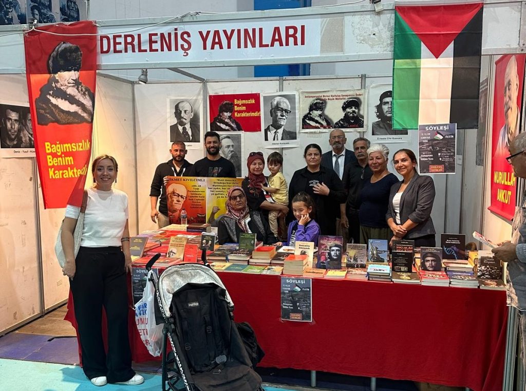 Derleniş Yayınları, Hikmet Kıvılcımlı ve HKP Genel Başkan’ı Nurullah Efe Ankut’un birbirinden özgün eserlerini Mersin Halkıyla buluşturdu